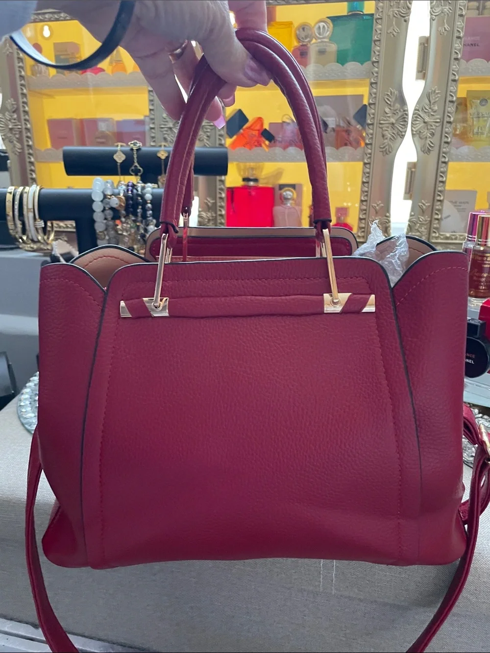 ✨♥️ Isabella | Elegant Black Leather Handbag with Gold Accents♥️✨NEW